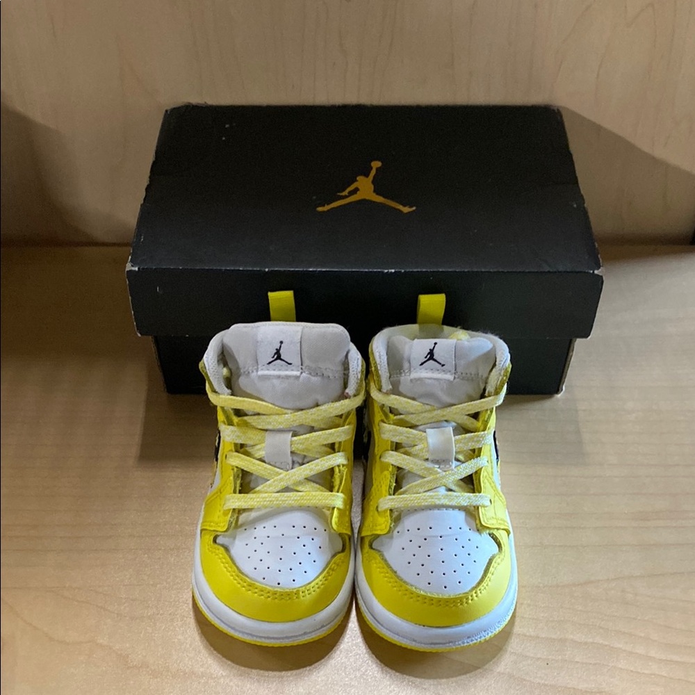 4C Jordan Yellow and White Sneakers